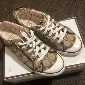Coach shoes / Coach tennis color:Brown Size: 7.0 previously owned